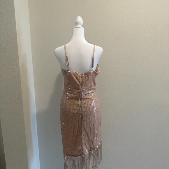 Sequins & Gold - Picture 3 of 5